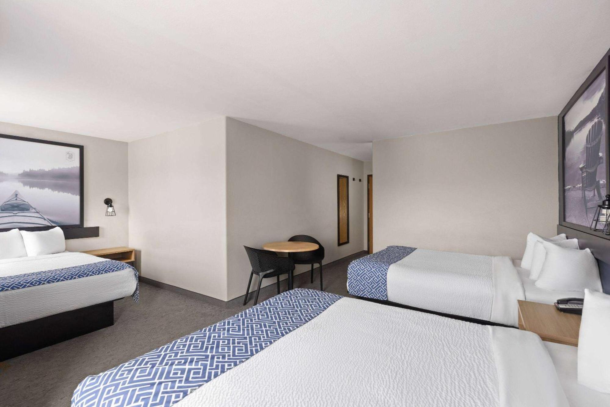 Hotel Super 8 By Wyndham St-Jerome Saint-Jerome Exterior foto